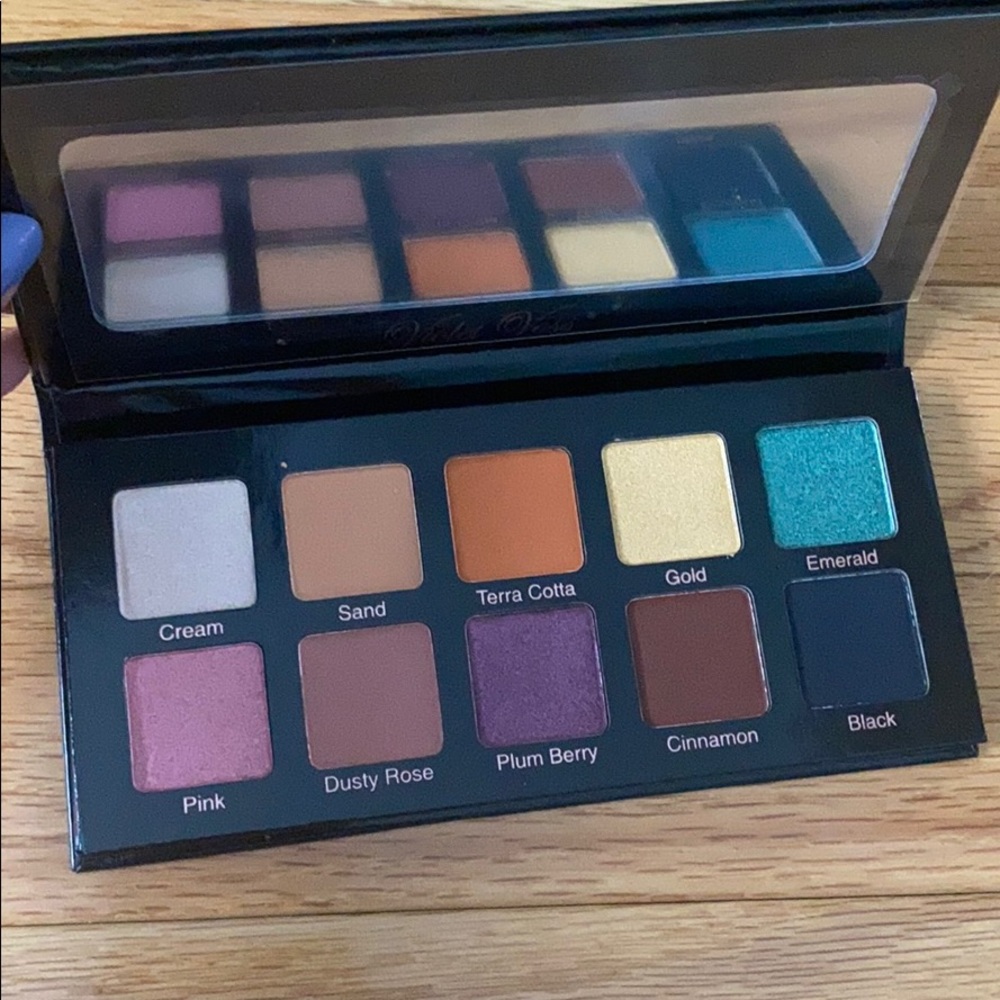 Violet Voss Essentials Eye Shadow Palette